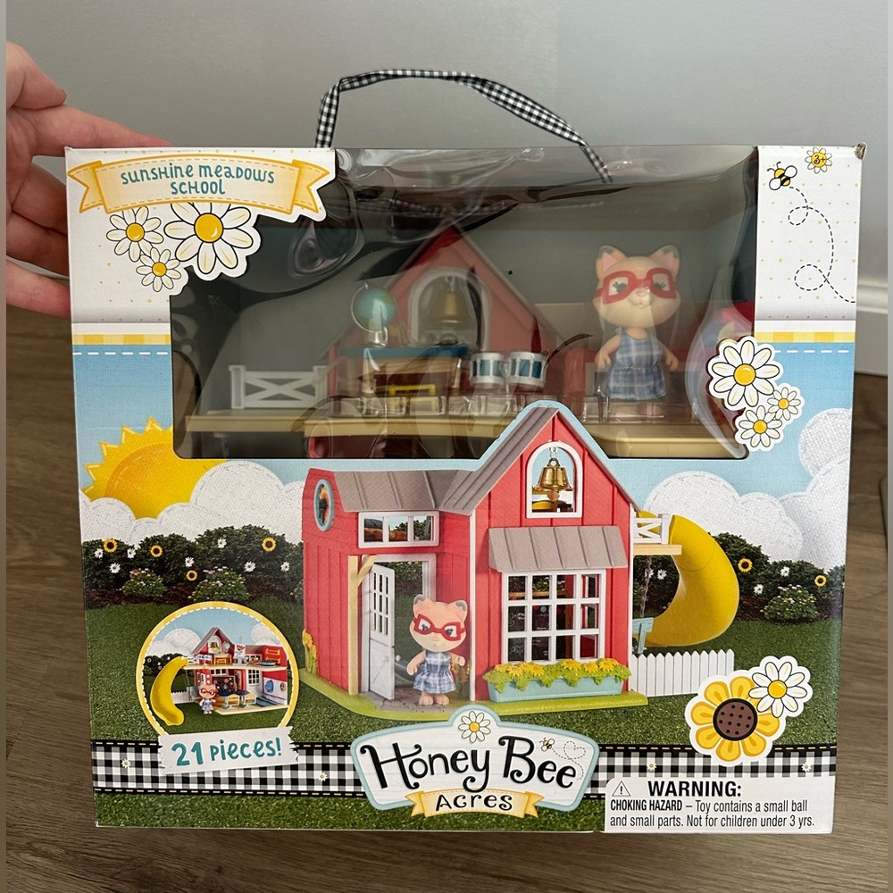 Honey Bee Acres Schoolhouse Playset